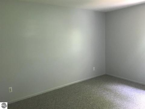 4419 Eagle Crest Dr, Williamsburg, MI 49690 photo 10