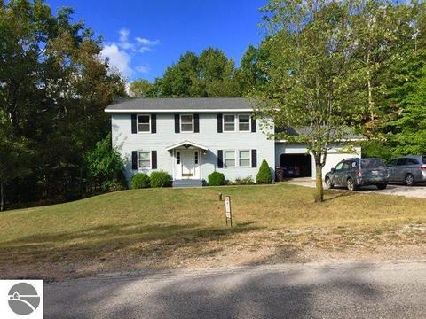 4419 Eagle Crest Dr, Williamsburg, MI 49690 photo 1