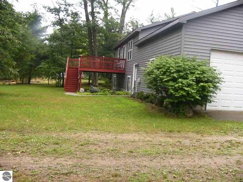 3382 Meadowbrook Dr, Harrison, MI 48625 photo 9