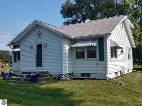 115 E Saginaw, Au Gres, MI 48703 photo 2