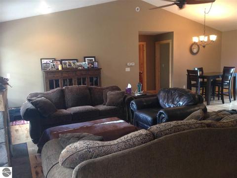 4476 W Saint Charles Rd, Ithaca, MI 48847 photo 12