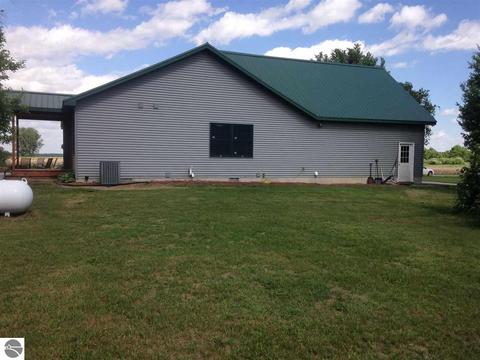 4476 W Saint Charles Rd, Ithaca, MI 48847 photo 9