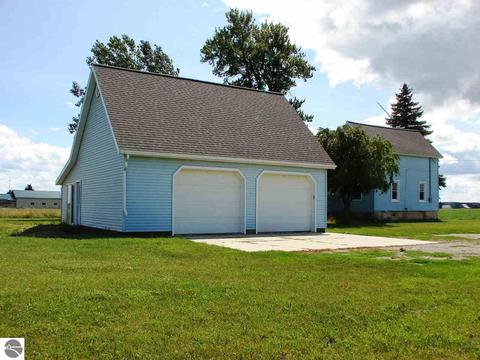 2426 N Bagley Rd, Ithaca, MI 48847 photo 4