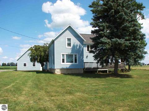 2426 N Bagley Rd, Ithaca, MI 48847 photo 1