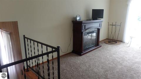 92 E Remus Rd, Mount Pleasant, MI 48858 photo 4