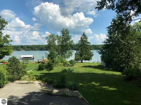 4299 E Shore Dr, Grawn, MI 49637 photo 7