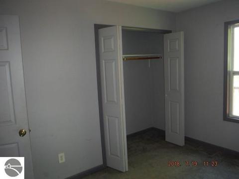683 E Allen Ct, Au Gres, MI 48703 photo 4