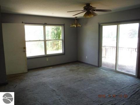 683 E Allen Ct, Au Gres, MI 48703 photo 6