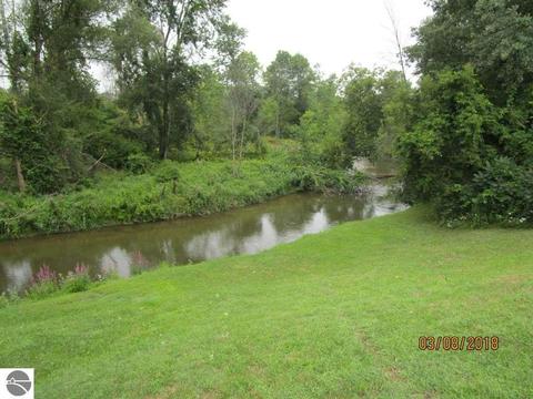 9825 E Oak Rd, Clare, MI 48617 photo 16