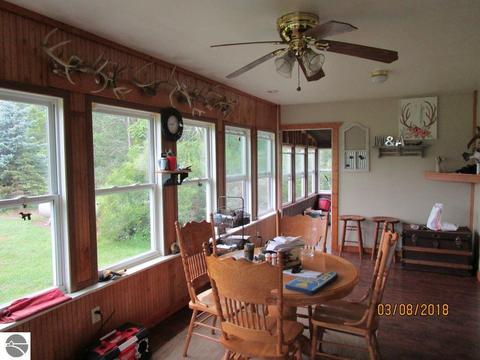 9825 E Oak Rd, Clare, MI 48617 photo 6