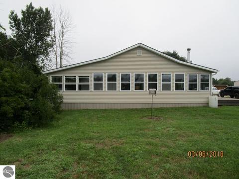 9825 E Oak Rd, Clare, MI 48617 photo 10