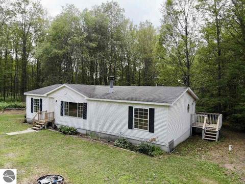 4594 S Tulick Dr, Boon, MI 49618 photo 1