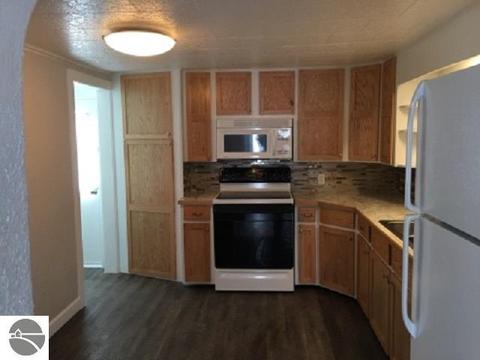 2873 E Baseline Rd, Mount Pleasant, MI 48858 photo 3