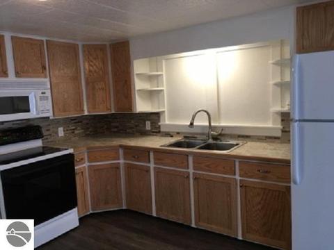 2873 E Baseline Rd, Mount Pleasant, MI 48858 photo 4
