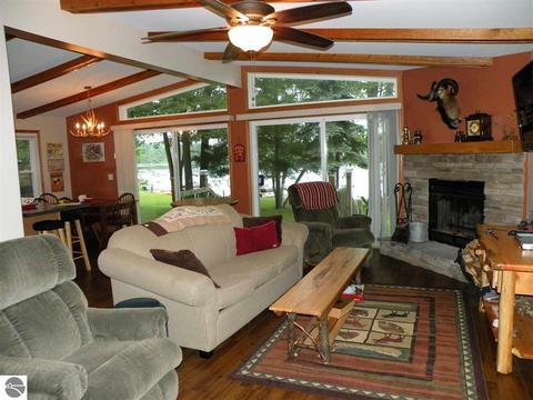 6332 Maple, Gladwin, MI 48624 photo 7