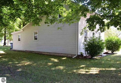 243 E Wright Ave, Shepherd, MI 48883 photo 4