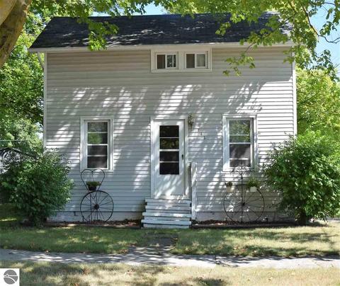 243 E Wright Ave, Shepherd, MI 48883 photo 2