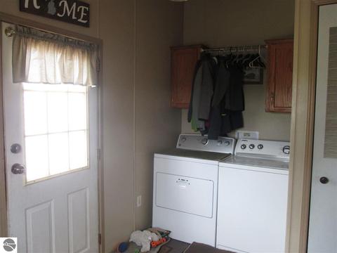 5566 W Brooks Rd, Shepherd, MI 48883 photo 7