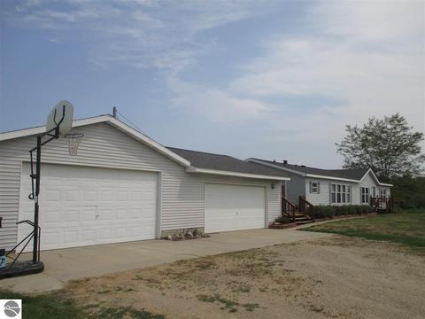 5566 W Brooks Rd, Shepherd, MI 48883 photo 1