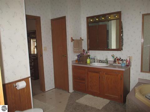 5566 W Brooks Rd, Shepherd, MI 48883 photo 14