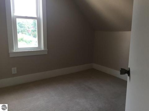 436 E Pine St, Cadillac, MI 49601 photo 10