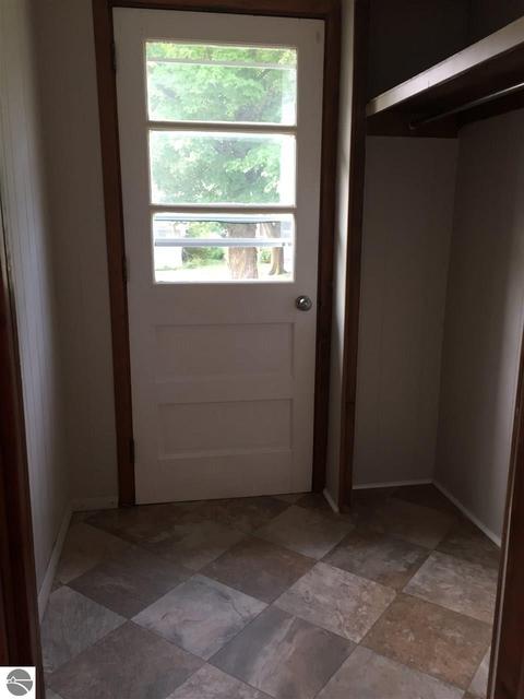 436 E Pine St, Cadillac, MI 49601 photo 13