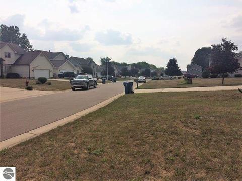 323 Red Maple Ln, Shepherd, MI 48883 photo 4