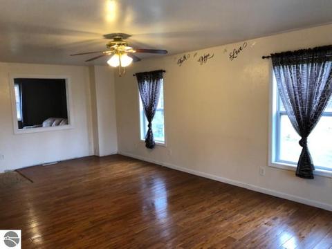 11510 E Stanton Rd, Sumner, MI 48889 photo 5