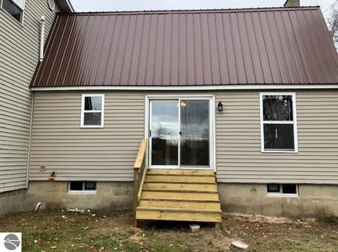 11510 E Stanton Rd, Sumner, MI 48889 photo 2