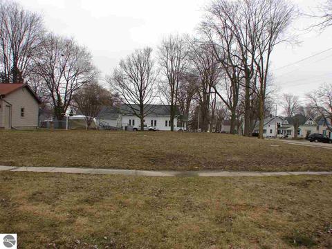 303 E North St, Ithaca, MI 48847 photo 3