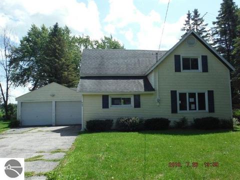 685 W Main St, Twining, MI 48766 photo 1
