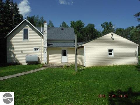685 W Main St, Twining, MI 48766 photo 2