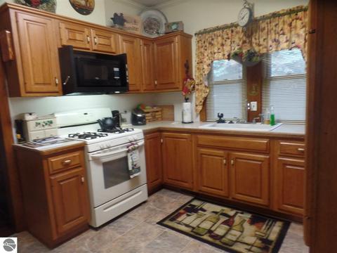 203 W Hall Rd, Shepherd, MI 48883 photo 7