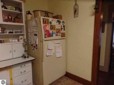 203 W Hall Rd, Shepherd, MI 48883 photo 10