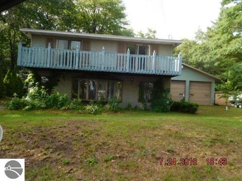4927 E Center St, Au Gres, MI 48703 photo 1