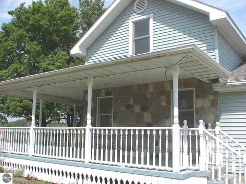 1629 S Bliss Rd, Sumner, MI 48889 photo 4