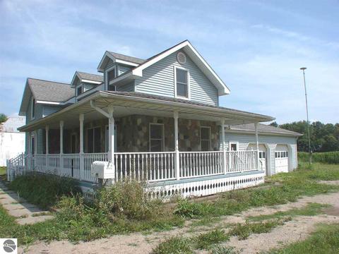 1629 S Bliss Rd, Sumner, MI 48889 photo 2