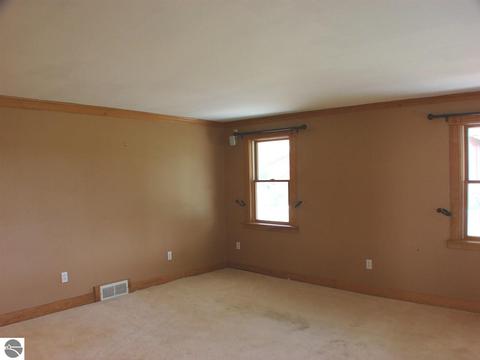 1629 S Bliss Rd, Sumner, MI 48889 photo 8