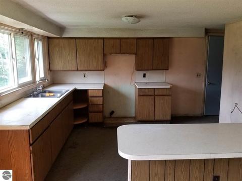 514 E Clarence Rd, Harrison, MI 48625 photo 7