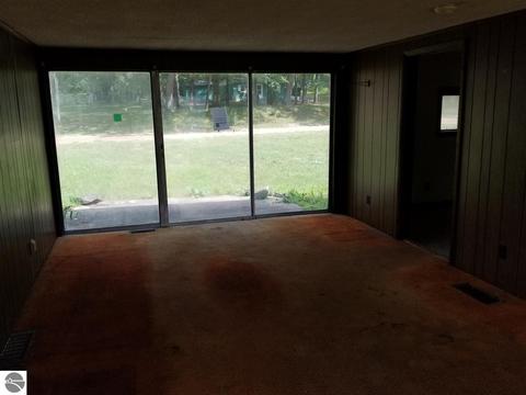 514 E Clarence Rd, Harrison, MI 48625 photo 6