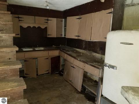 514 E Clarence Rd, Harrison, MI 48625 photo 14