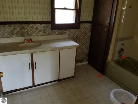 514 E Clarence Rd, Harrison, MI 48625 photo 10