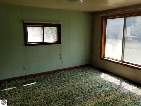 514 E Clarence Rd, Harrison, MI 48625 photo 8