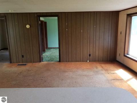 514 E Clarence Rd, Harrison, MI 48625 photo 5