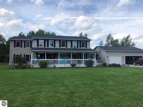 8685 N Gilbert Rd, Standish, MI 48658 photo 1