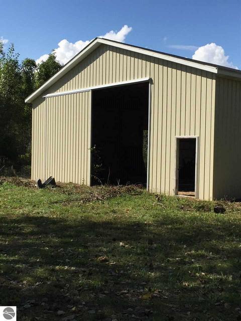 8685 N Gilbert Rd, Standish, MI 48658 photo 6
