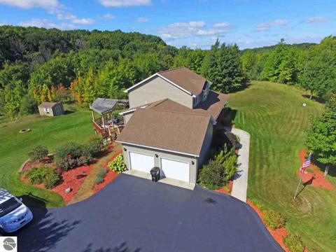 6506 E Hillside Dr, Cedar, MI 49621 photo 5