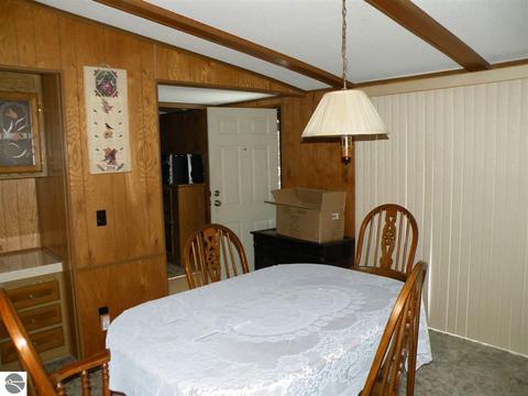 3595 Mcintosh Rd, Gladwin, MI 48624 photo 2