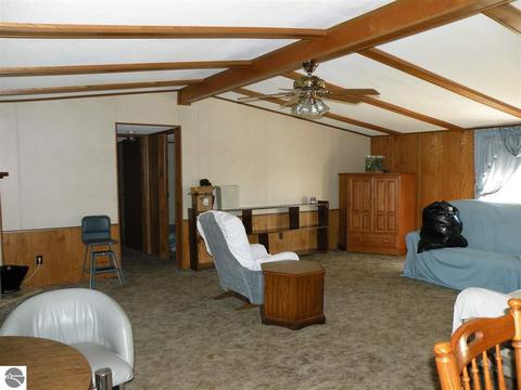 3595 Mcintosh Rd, Gladwin, MI 48624 photo 3