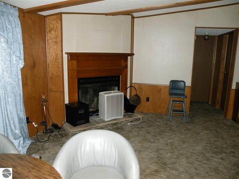 3595 Mcintosh Rd, Gladwin, MI 48624 photo 5